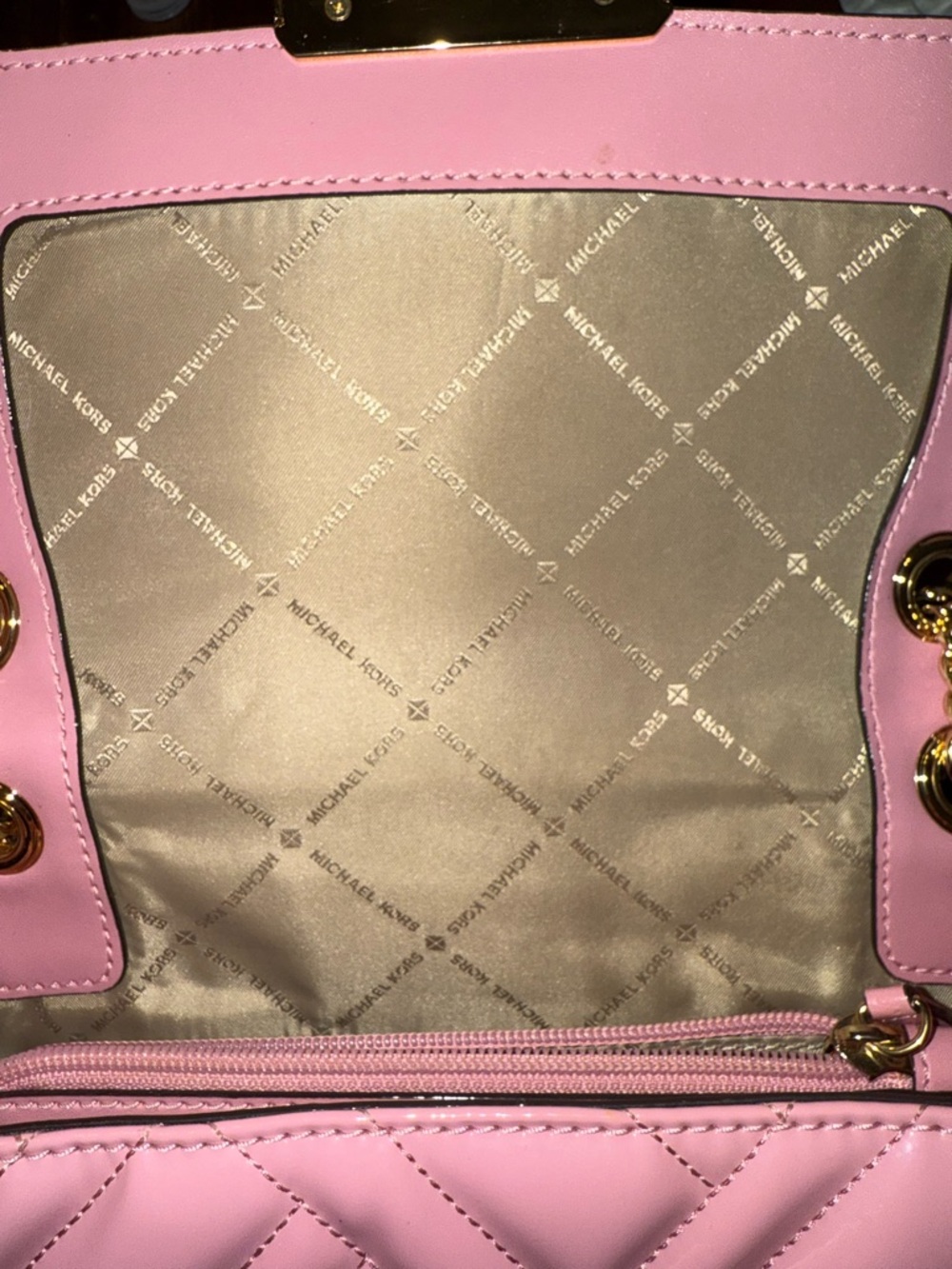 Michael Kors Peyton Quilted Patent Shoulder Bag with Gold Hardware - Picture 4 of 10